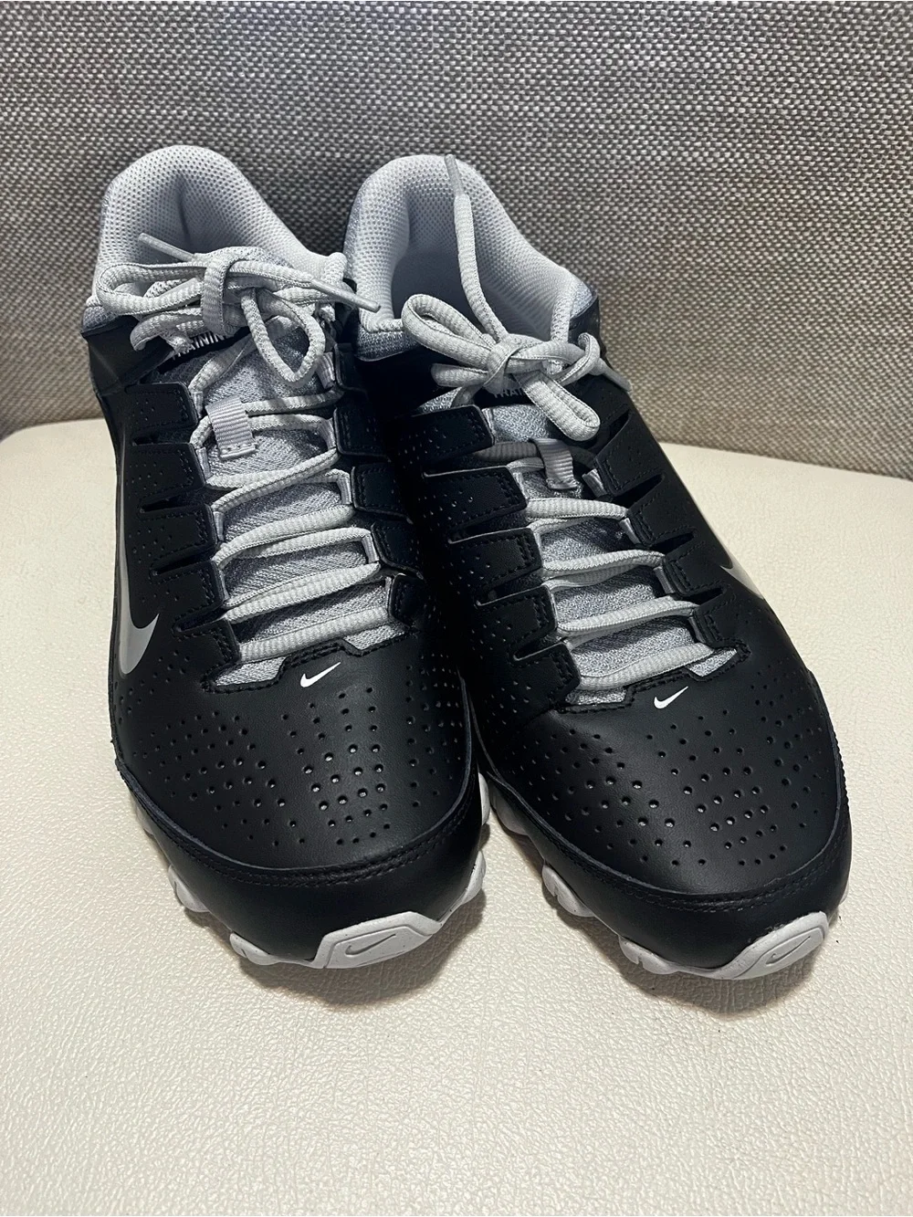 Nike Training Reax 8 Sneakers in Black & Gray Men’s Size 8.5
